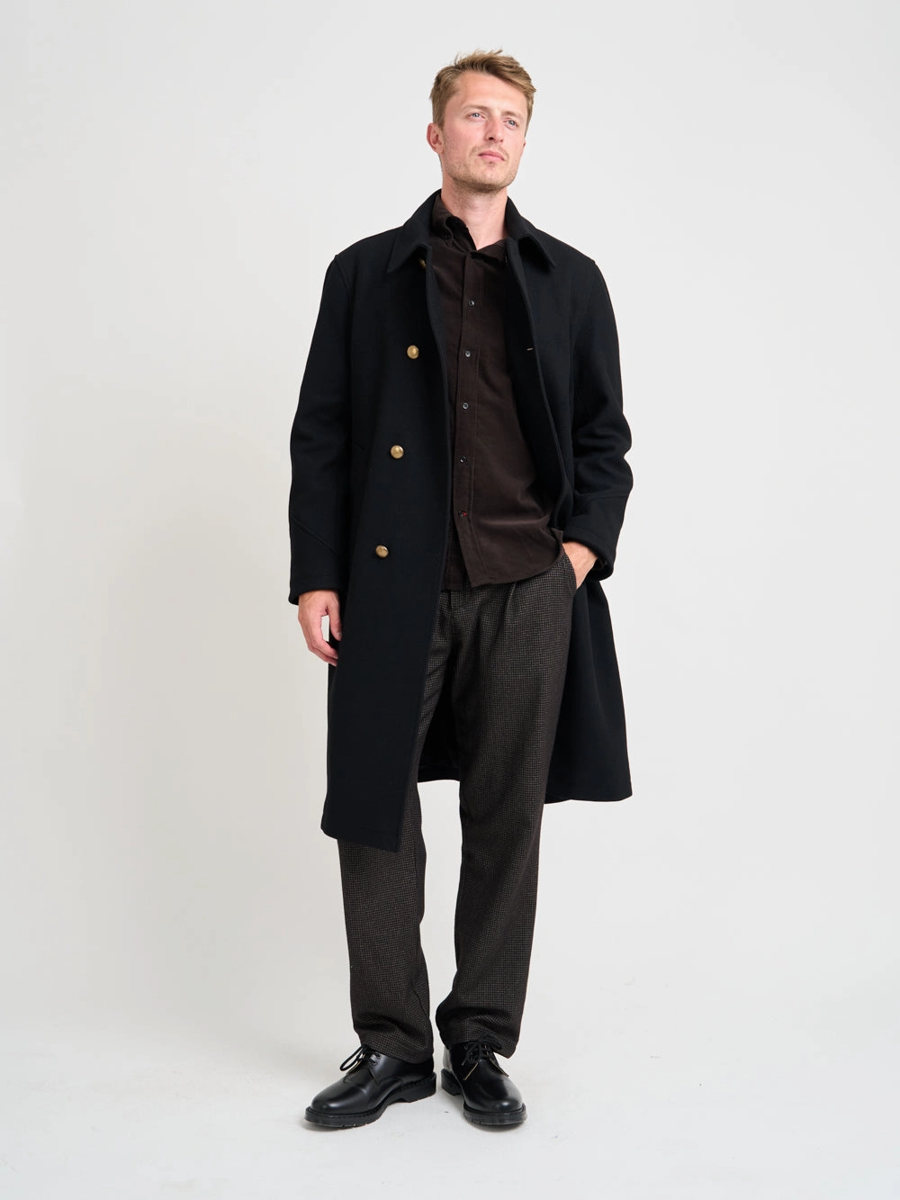 Convertible Silhouette Big Coat Mosedale Black with Brass Buttons