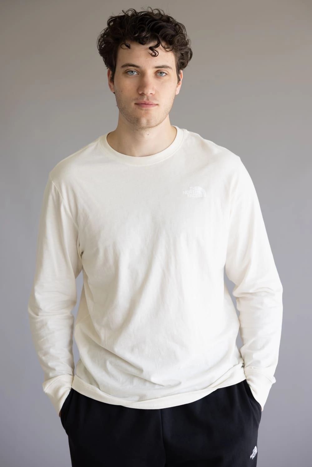 Double Stitched Seams Heather Texture Finish The North Face Box Graphic Long Sleeve T-Shirt for Men in White Dune | NF0A8B68-QLI