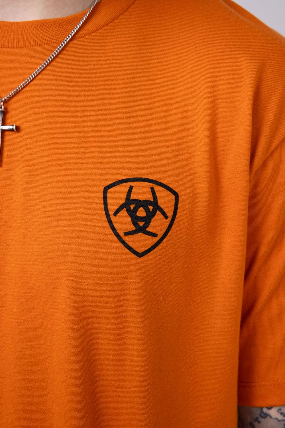 Seasonal Comfort Style Ariat Barb Shield T-Shirt for Men in Rust | 10054774-RUST