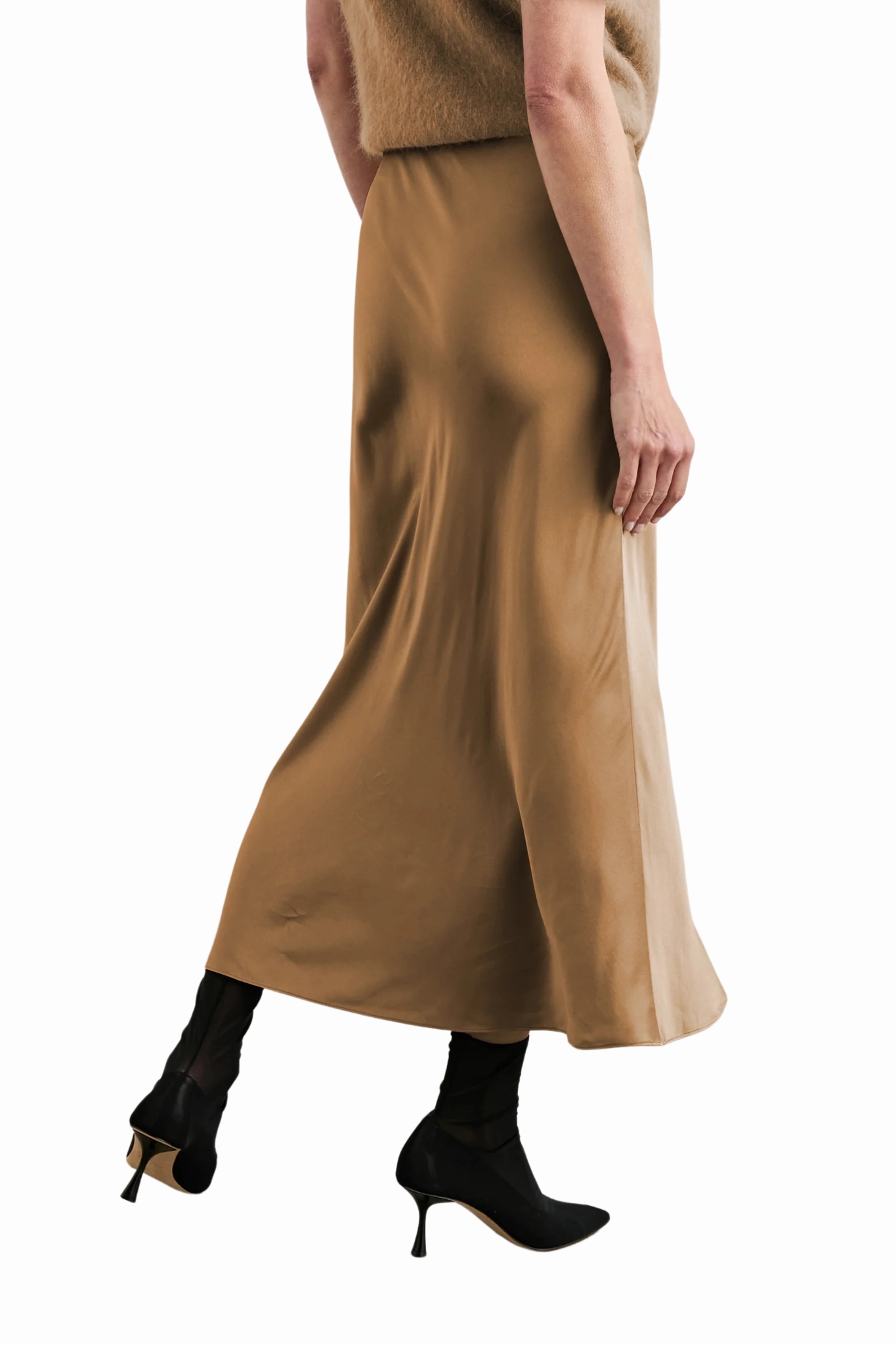 Chic casual Anya Skirt in Camel