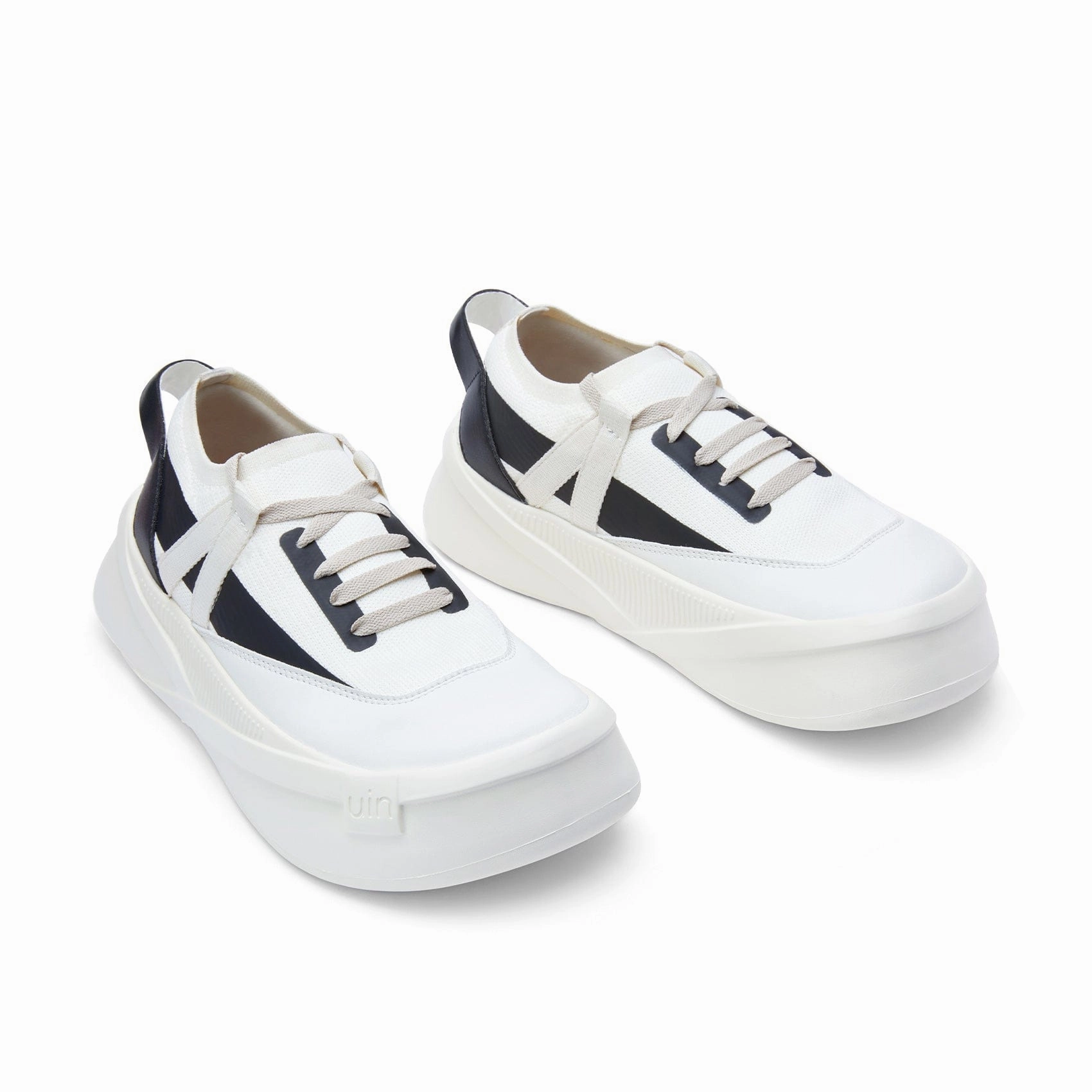 Chic Tones Bright  White Victoria IV Women