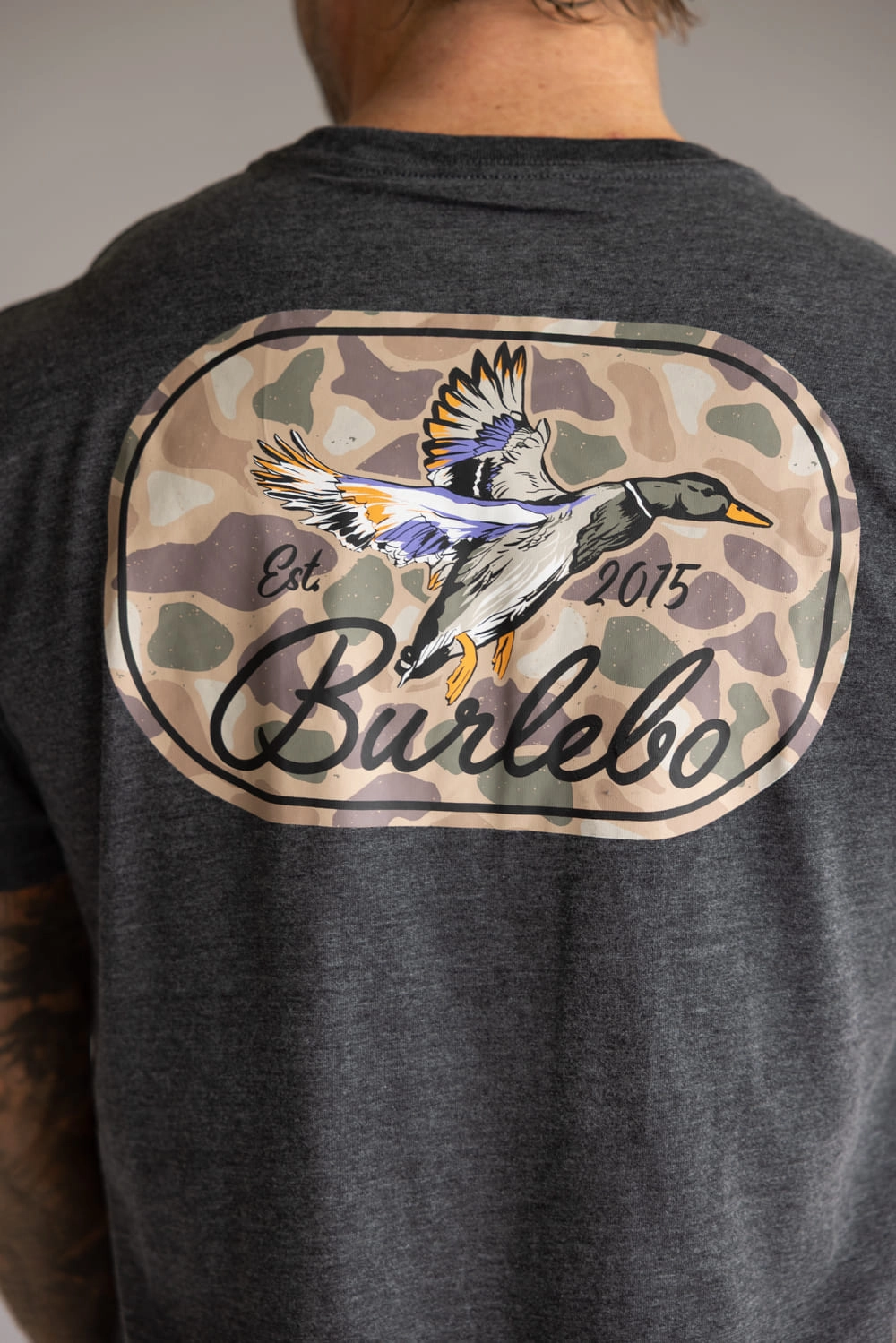 Burlebo Ducks Flying In T-Shirt for Men in Heather Black | SST-DFI-HB-DUCKSFLYINGIN-HEATHERBLAC Comfort Waist