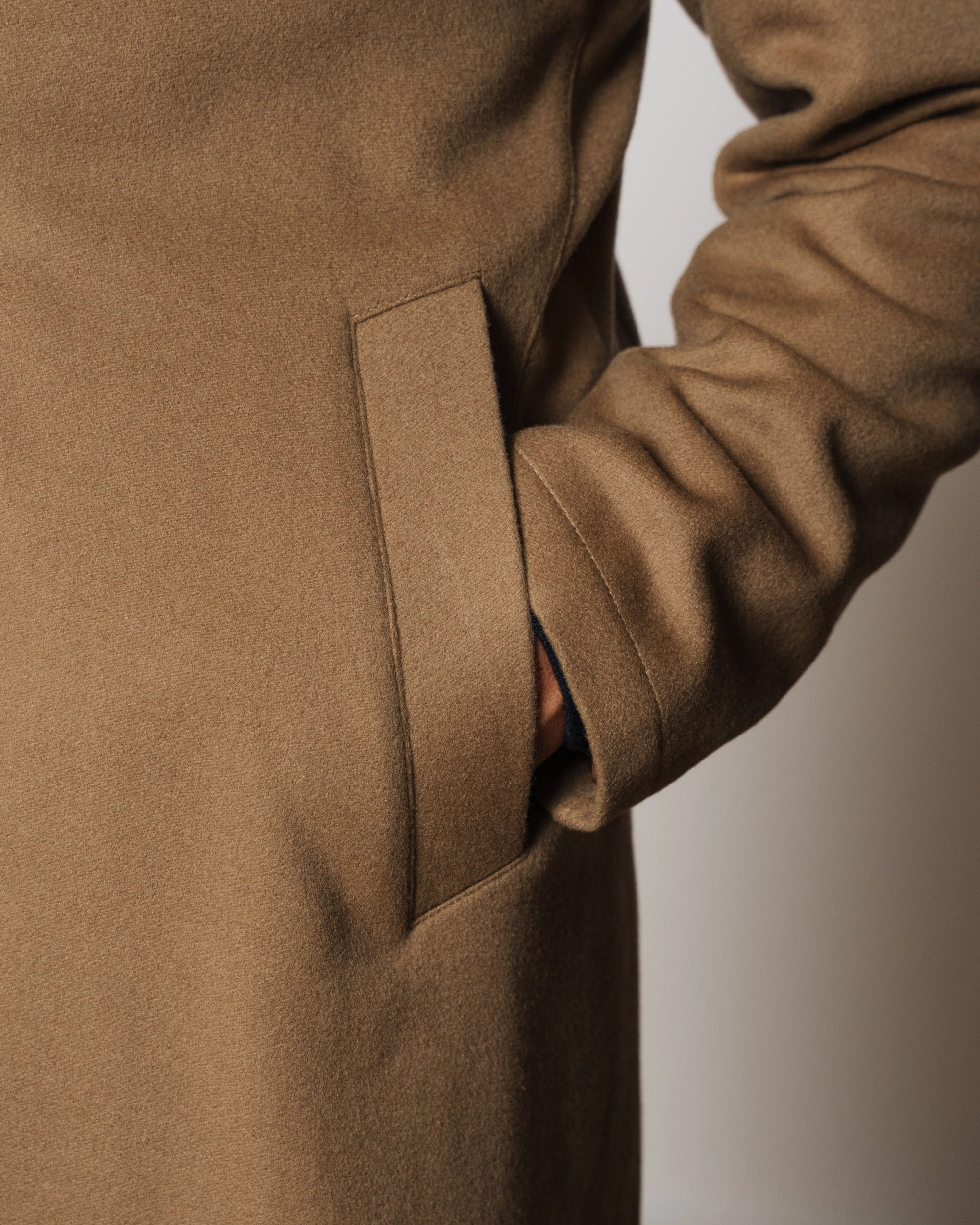 Strong Stitches Glossy Finish Altomonte