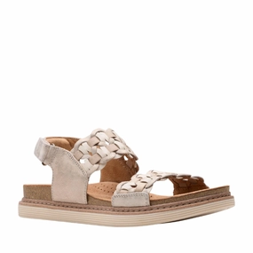 Compression Molded Base Clarks Women's Arwell Glide Wide Metallic