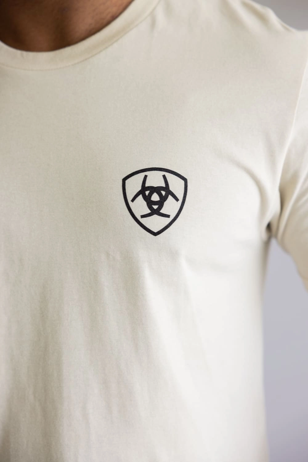 Soft Brushed Finish Slim fit clothing Ariat Tenochitlan Shield Shooter T-Shirt for Men in Natural | 10058883-NATURAL