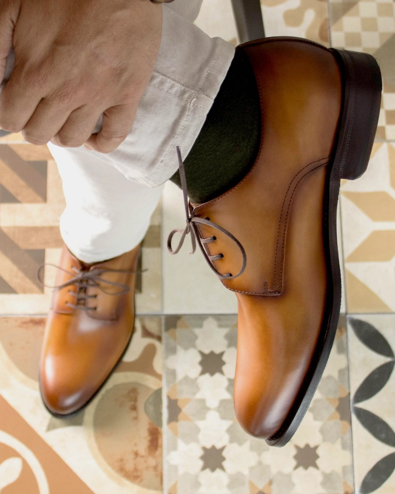 Smooth Sleek Finish Footwear Essential Outlet - Derby in Tobacco