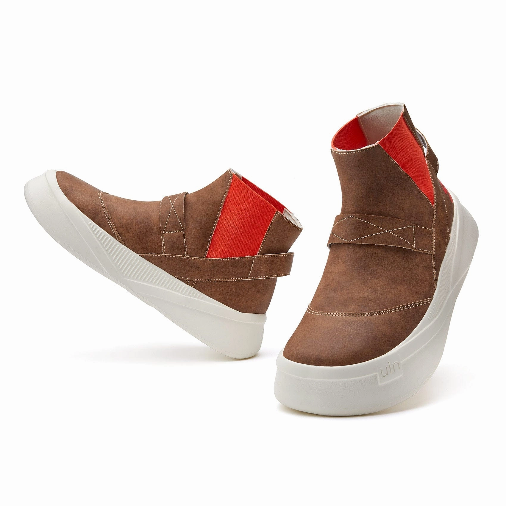 Fast Move Yoga Friendly Dark Truffle Victoria III Men