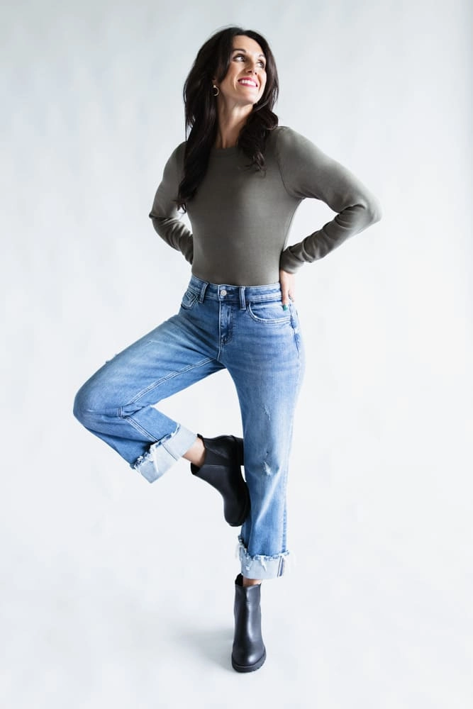 Pre Shrunk Fabric Flying Monkey Mid-Rise Raw Cuffed Hem Slim Wide Leg Jeans for Women | F5861