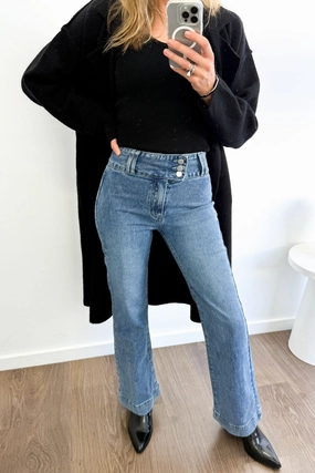 Mackenzie Jeans Simple and Cozy Reflective details