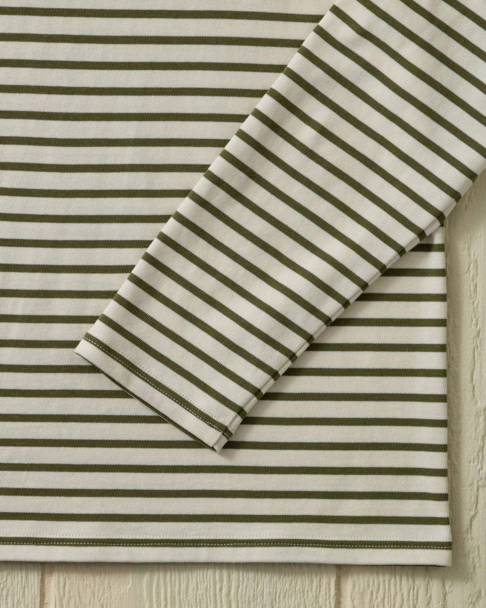 Machine washable Layered Hem Detail Men??s Breton Stripe Boatneck Tee in Off White/Olive
