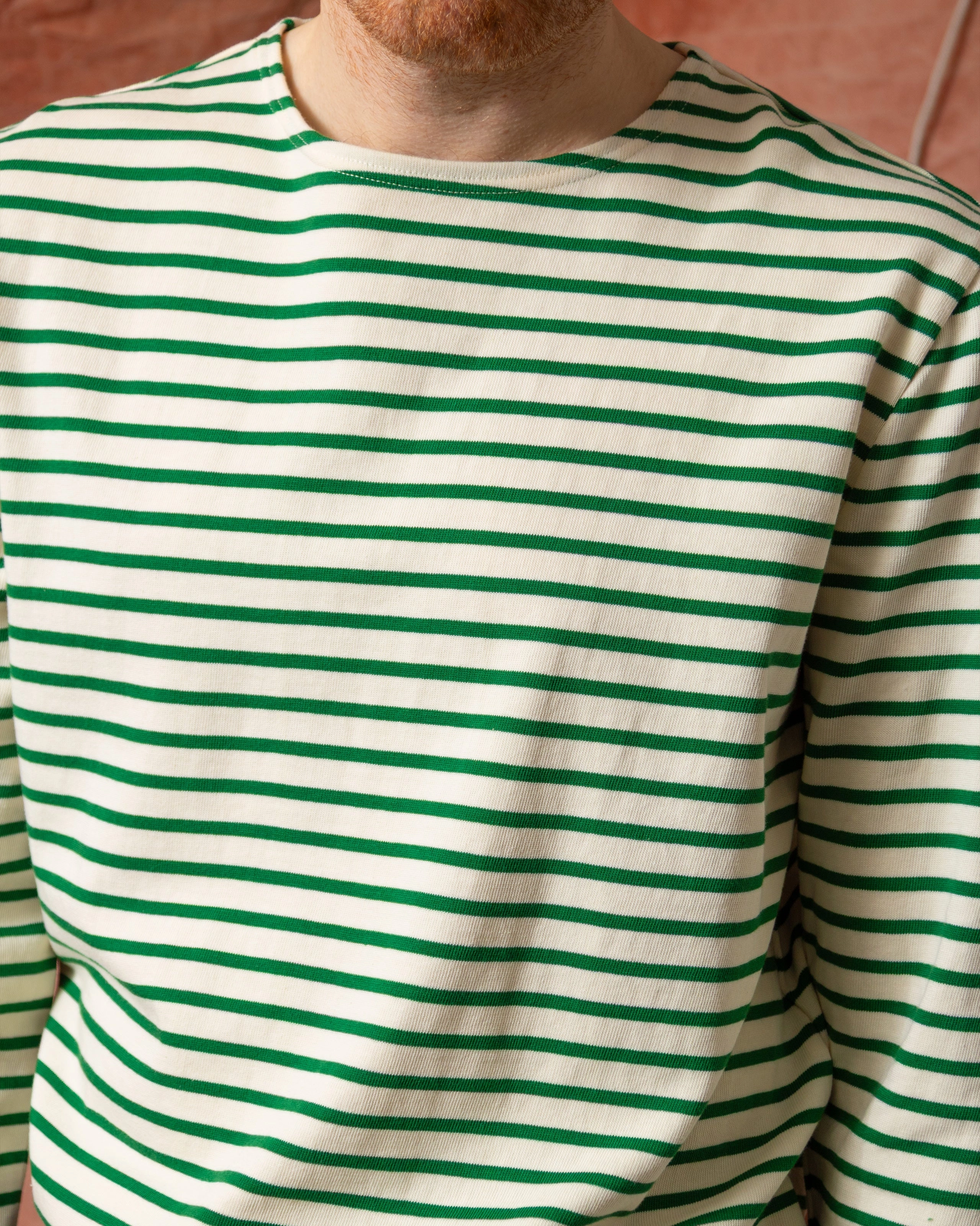 Men??s Breton Stripe Boatneck Tee in Off White/Hunter Green Fit for Any Season