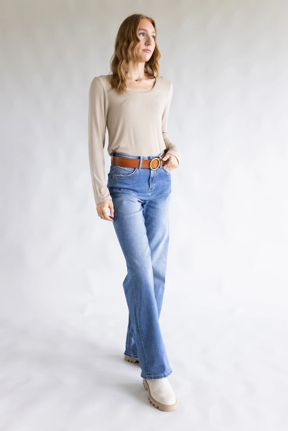 Eco Friendly Dye Flexible Knee Panels Mica High-Rise Medium Wash Clean Wide Leg Jeans for Women | MDP-W3567B