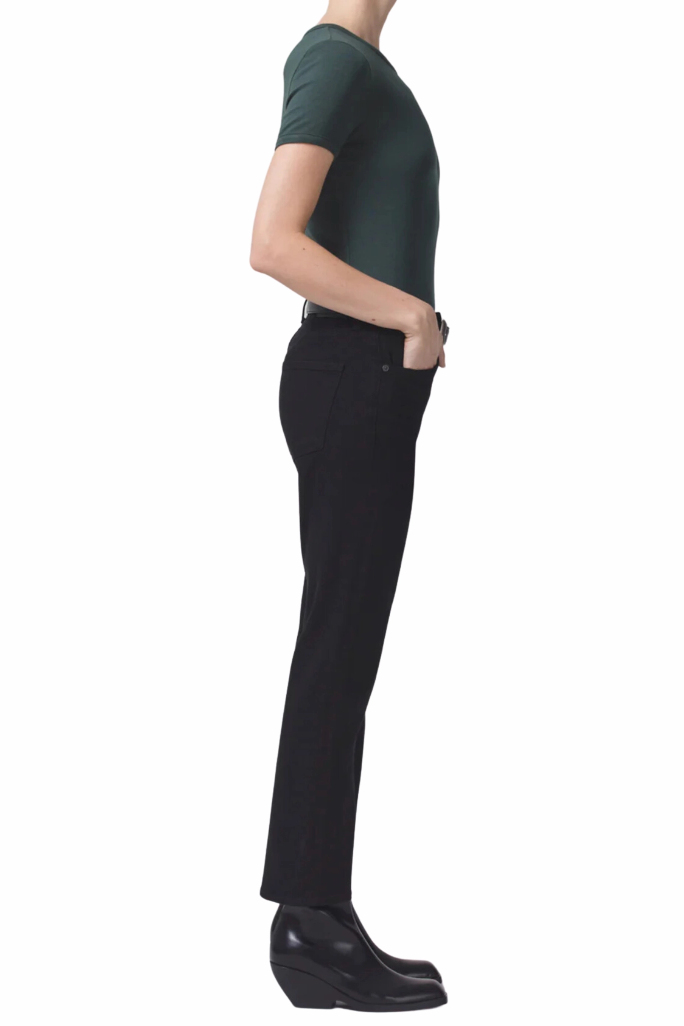 Softened Seams Modern Minimalist Creative Look Isola Straight Crop in Plush Black