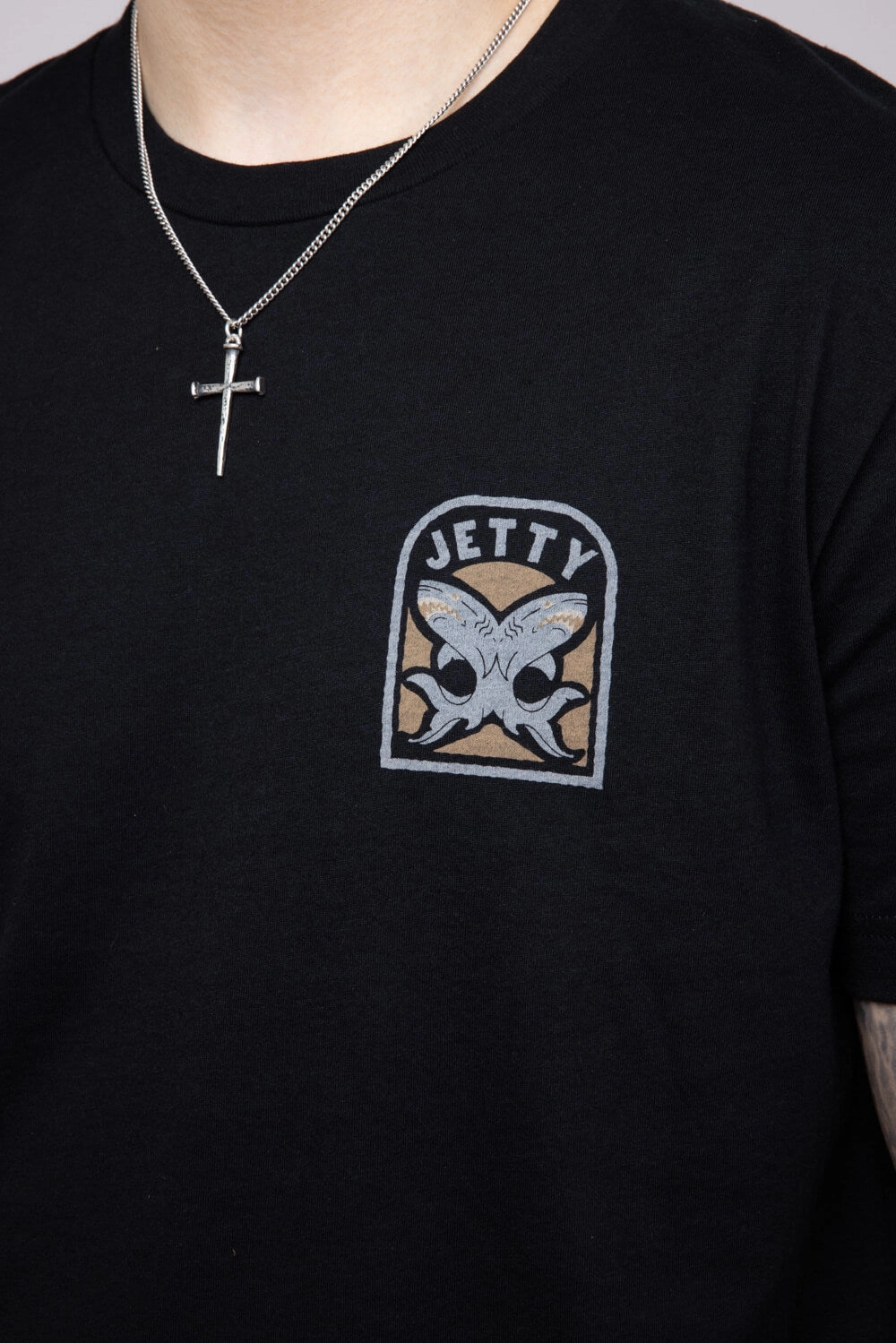 LayeredSleeveConstruction Quick Layer Fit Jetty Thrash T-Shirt for Men in Black | S25THRA-M10001BLK