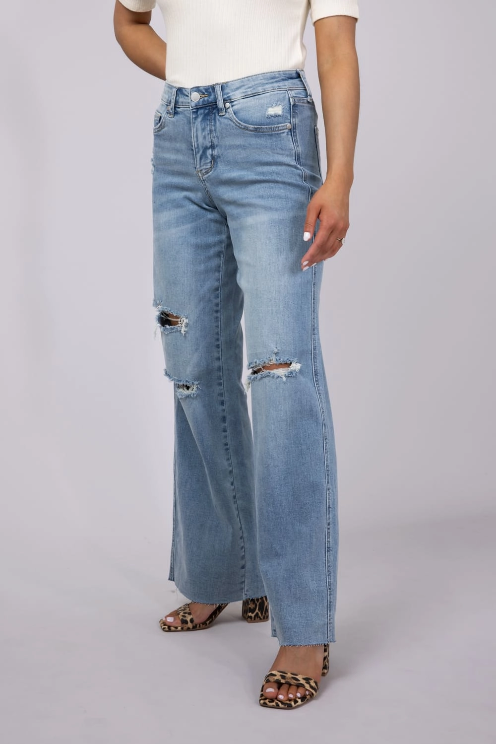 Vibrant Bold Look Street Fashion Family Style Casual Work Meeting Judy Blue Mid Rise Ripped Wide Leg Jeans for Women | 88933REG