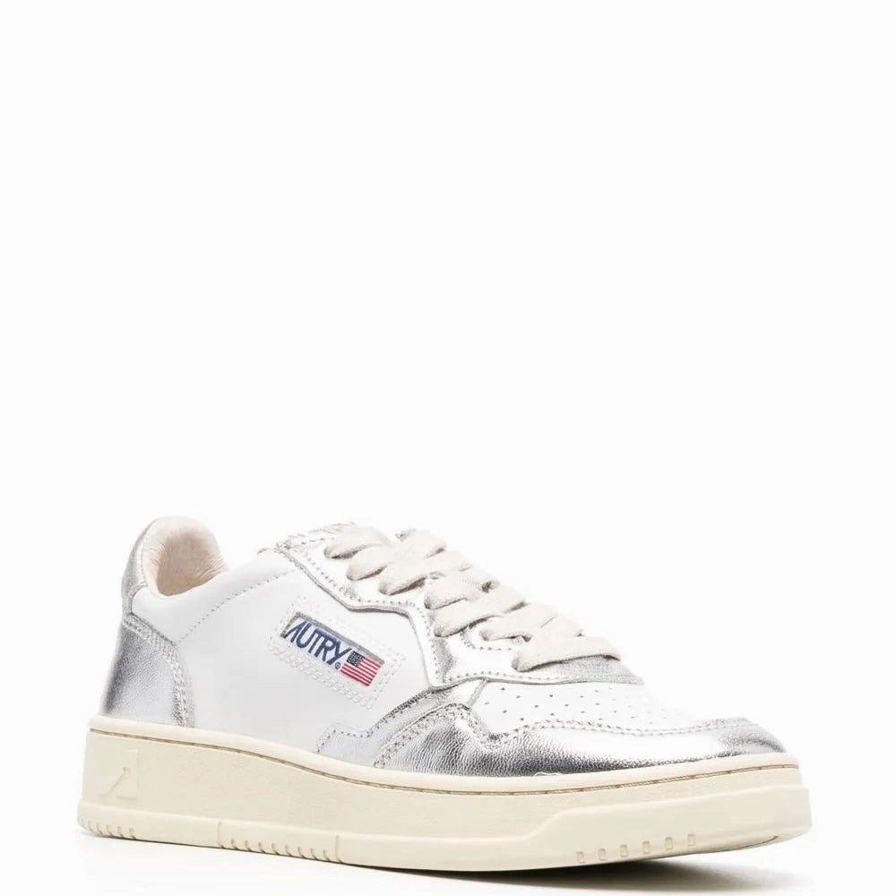 Medalist Low Bicolor Sneaker (White   Silver Leather) Shock-absorbent look Elastic tongue
