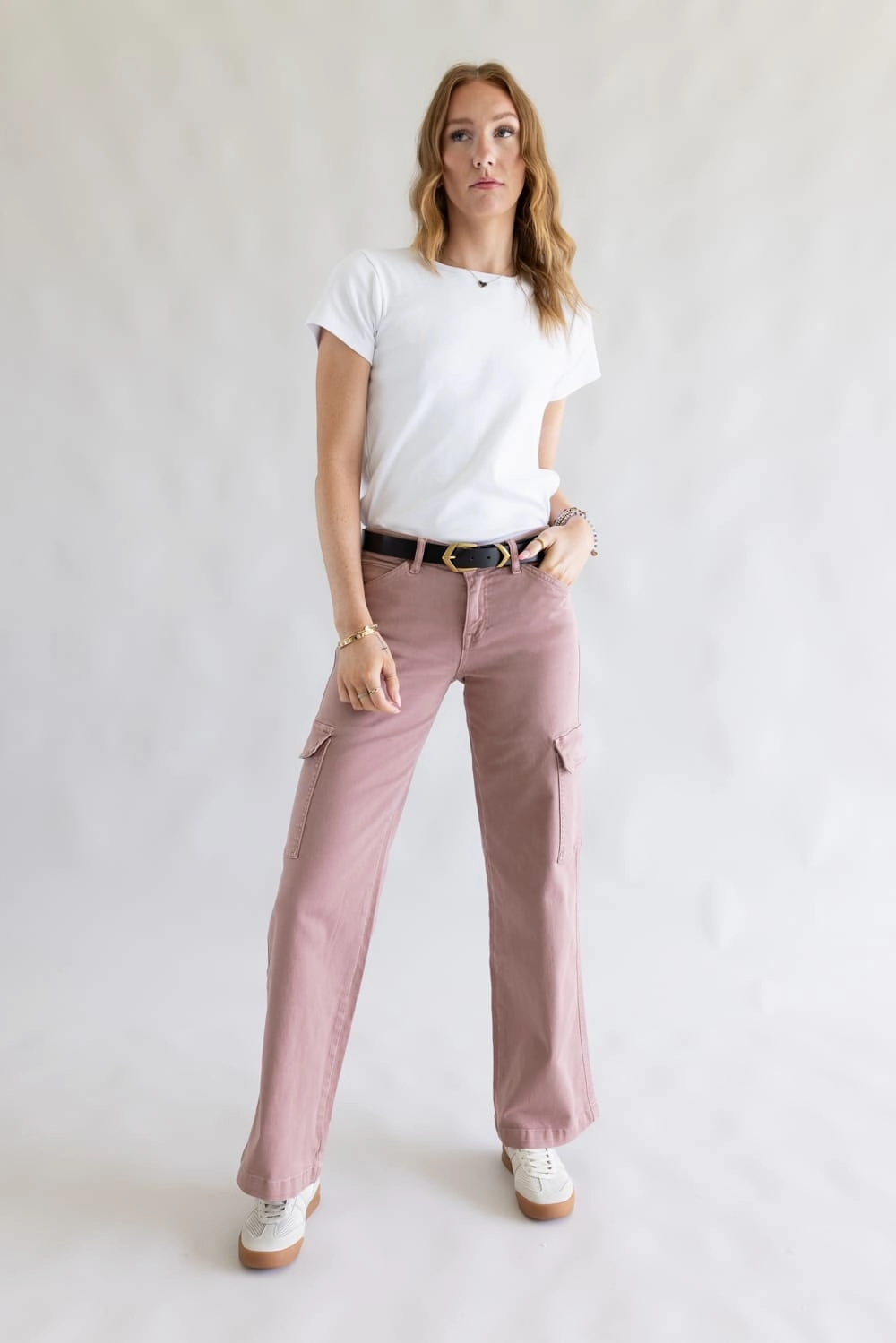 Colorfast Denim Mica Mid Rise Wide Leg Cargo Jeans for Women in Mauve | MDP-W551PL