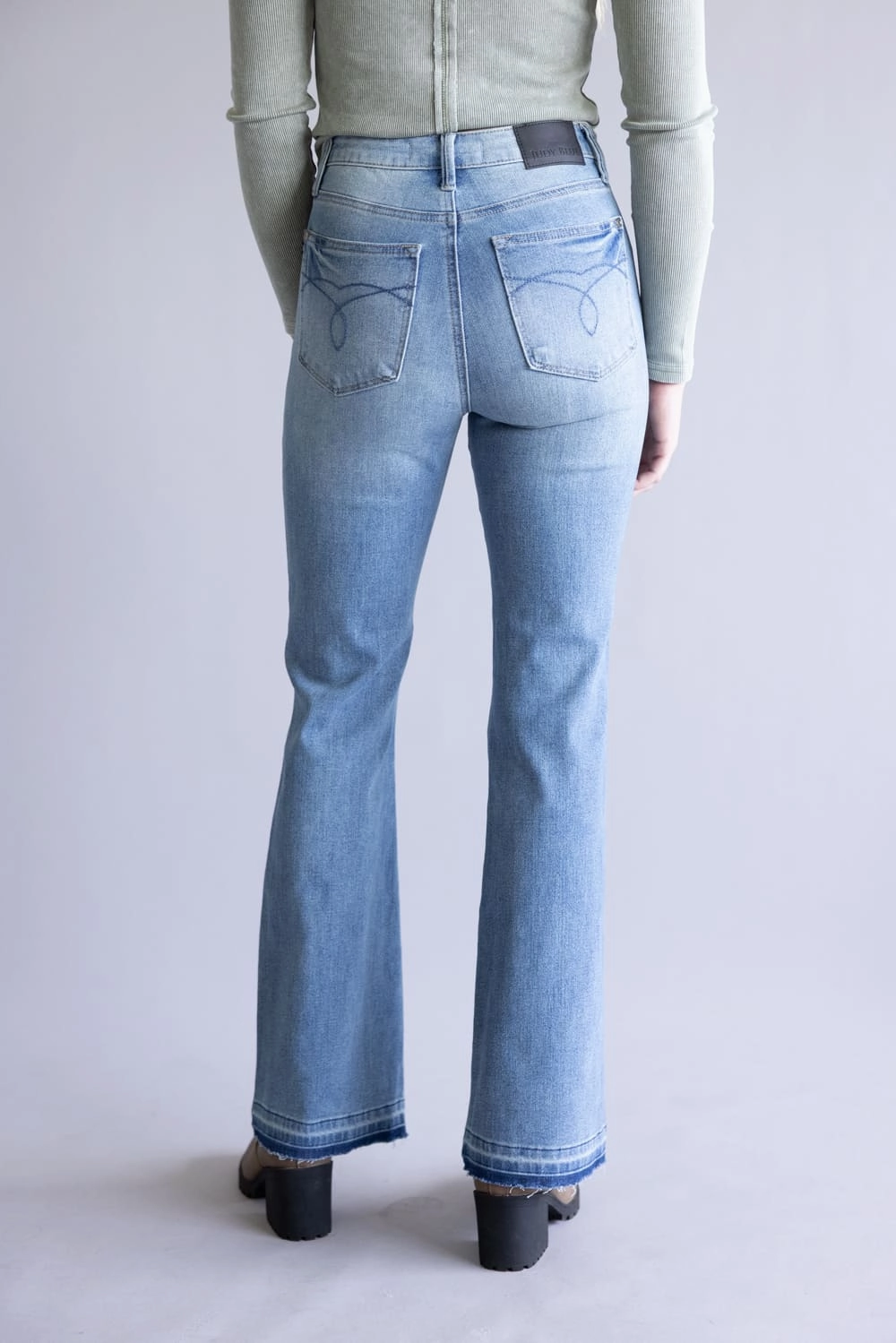 Sleek Look Layer game Judy Blue Mid-Rise Slim Bootcut Jeans for Women | 881056REG