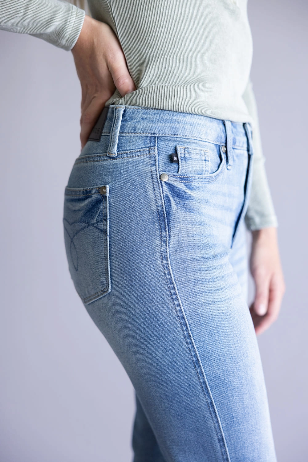 Neutral Base Date Night Loose Vintage Lover Judy Blue Mid-Rise Slim Bootcut Jeans for Women | 881056REG