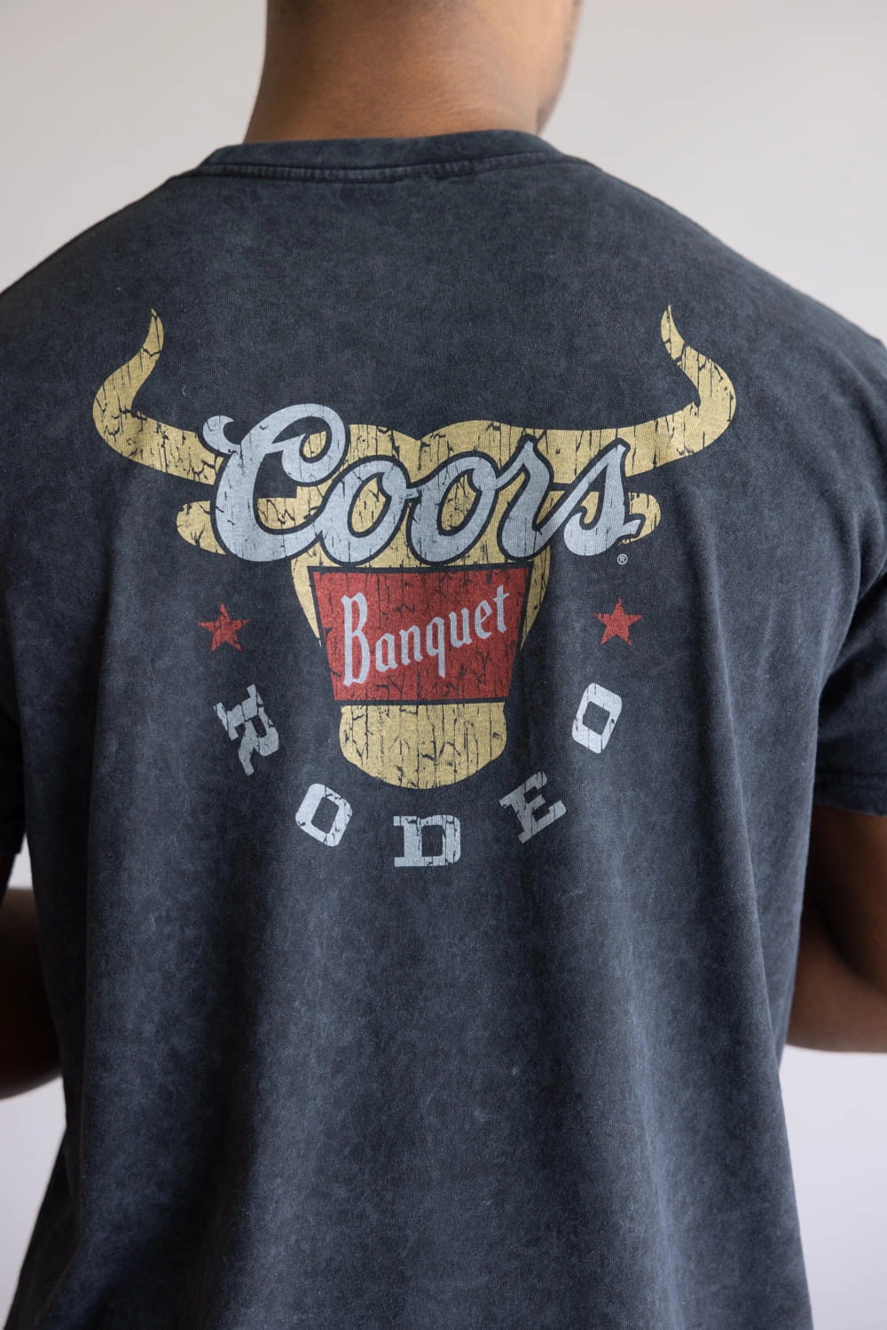 Mineral Wash Coors Rodeo Steer Head T-Shirt for Men in Black | 47-561/562-68-BLACK perfect for all-day wear