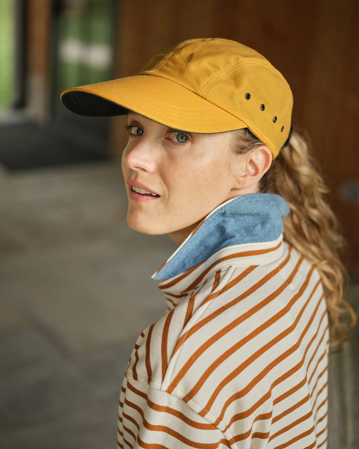 AntiPilling Surface Comfortable Wear Inlet Pullover in Cream/Acorn Loopback Terry