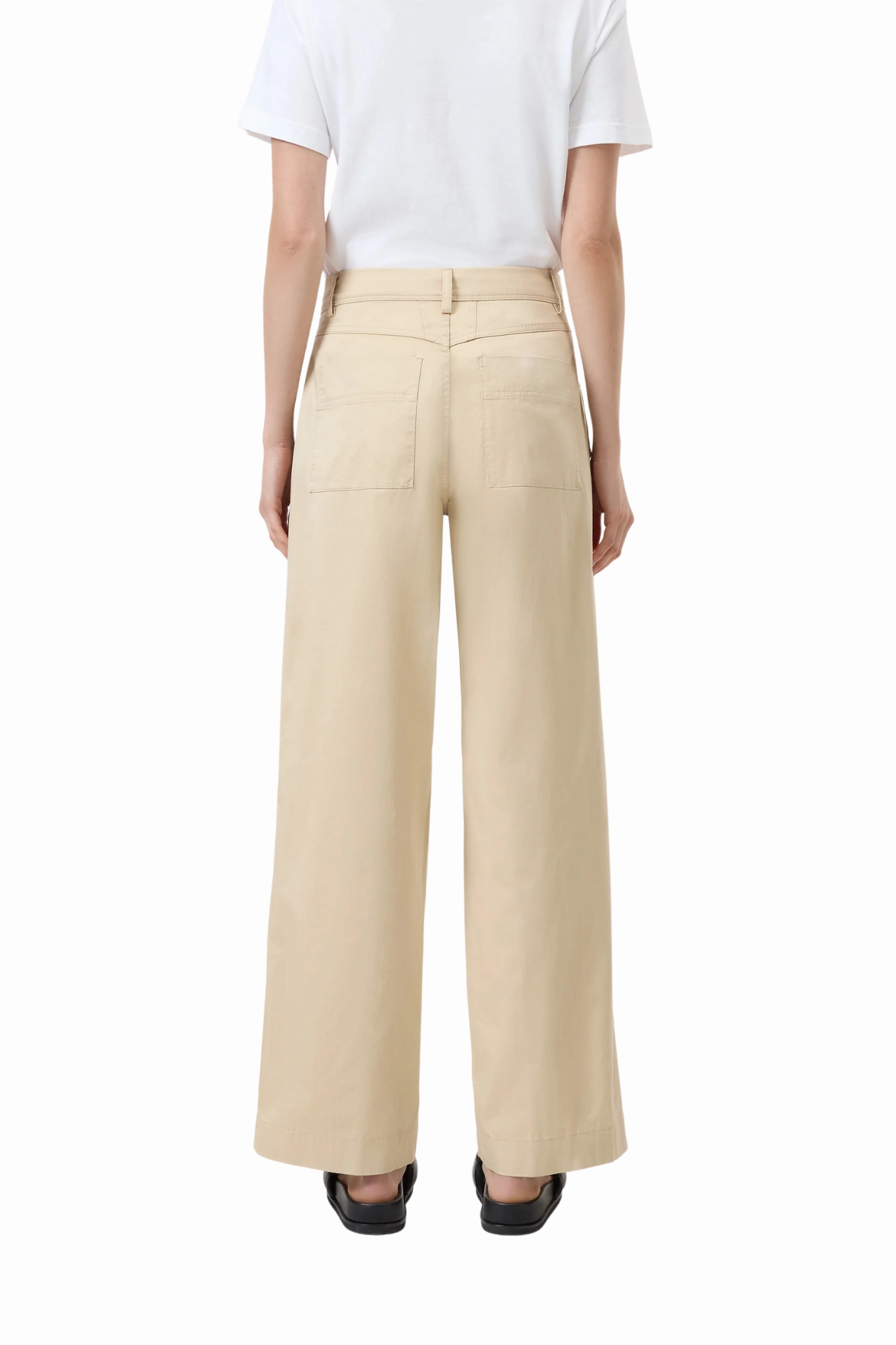 Wrenna Pants in Desert Beige Active Look Performance Wear