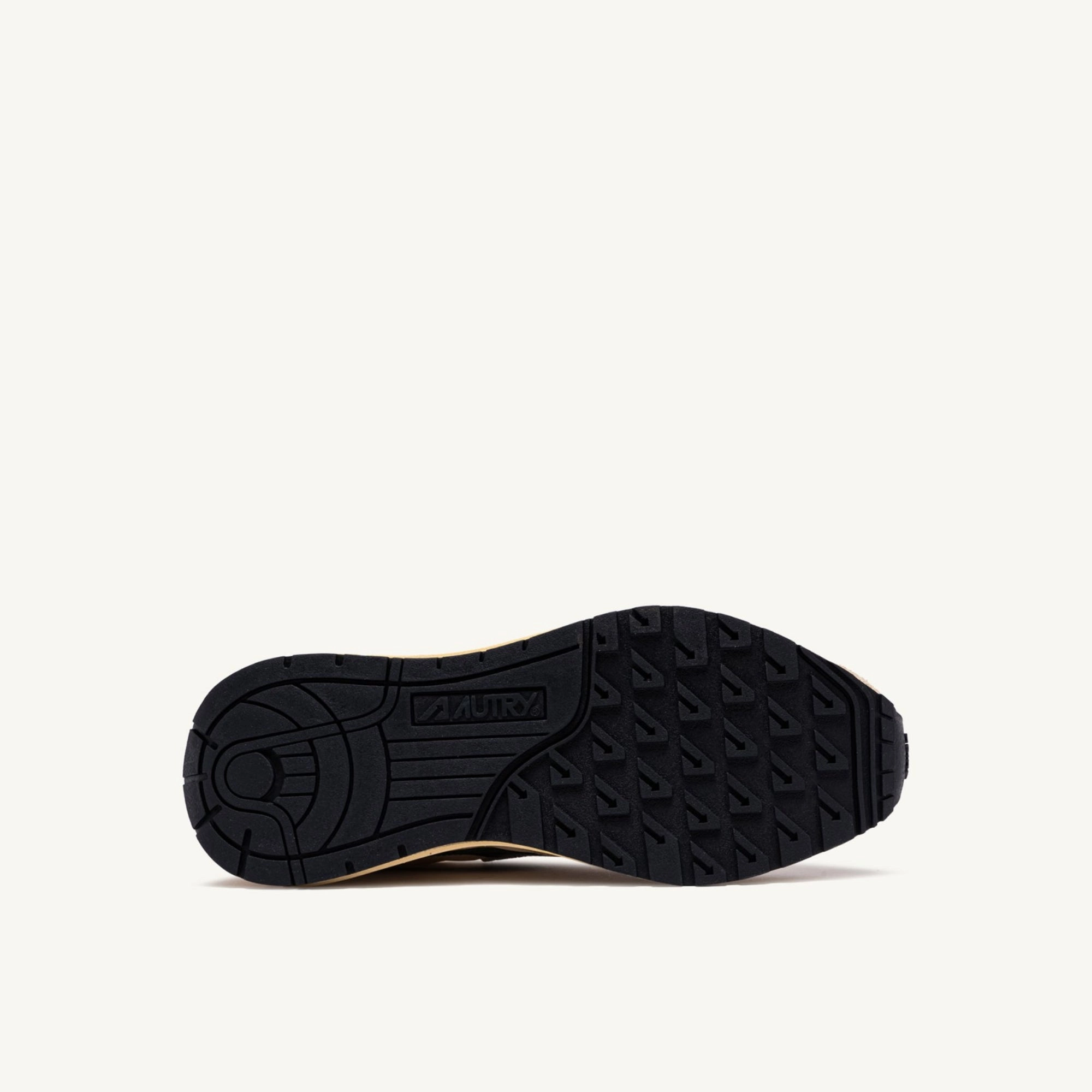 Cushioned durability Ventilated Design Reelwind Low Sneaker (Ecru   Mountain Nylon Suede)