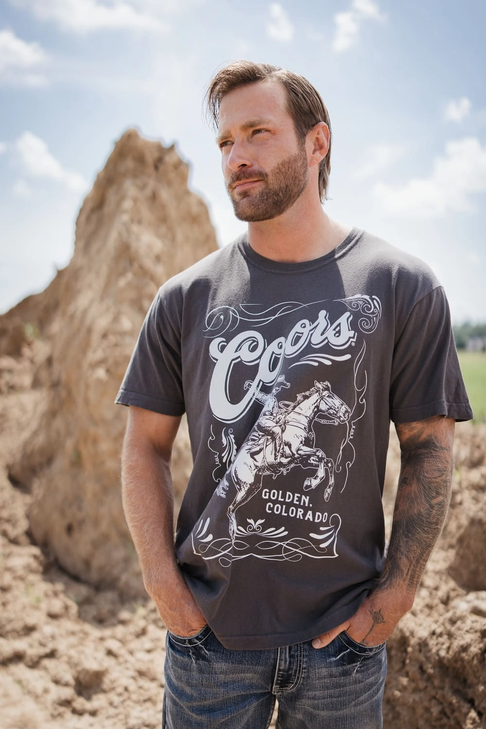 Active Outfit Style Coors Saddle Rodeo T-Shirt for Men in Grey | 17642-801