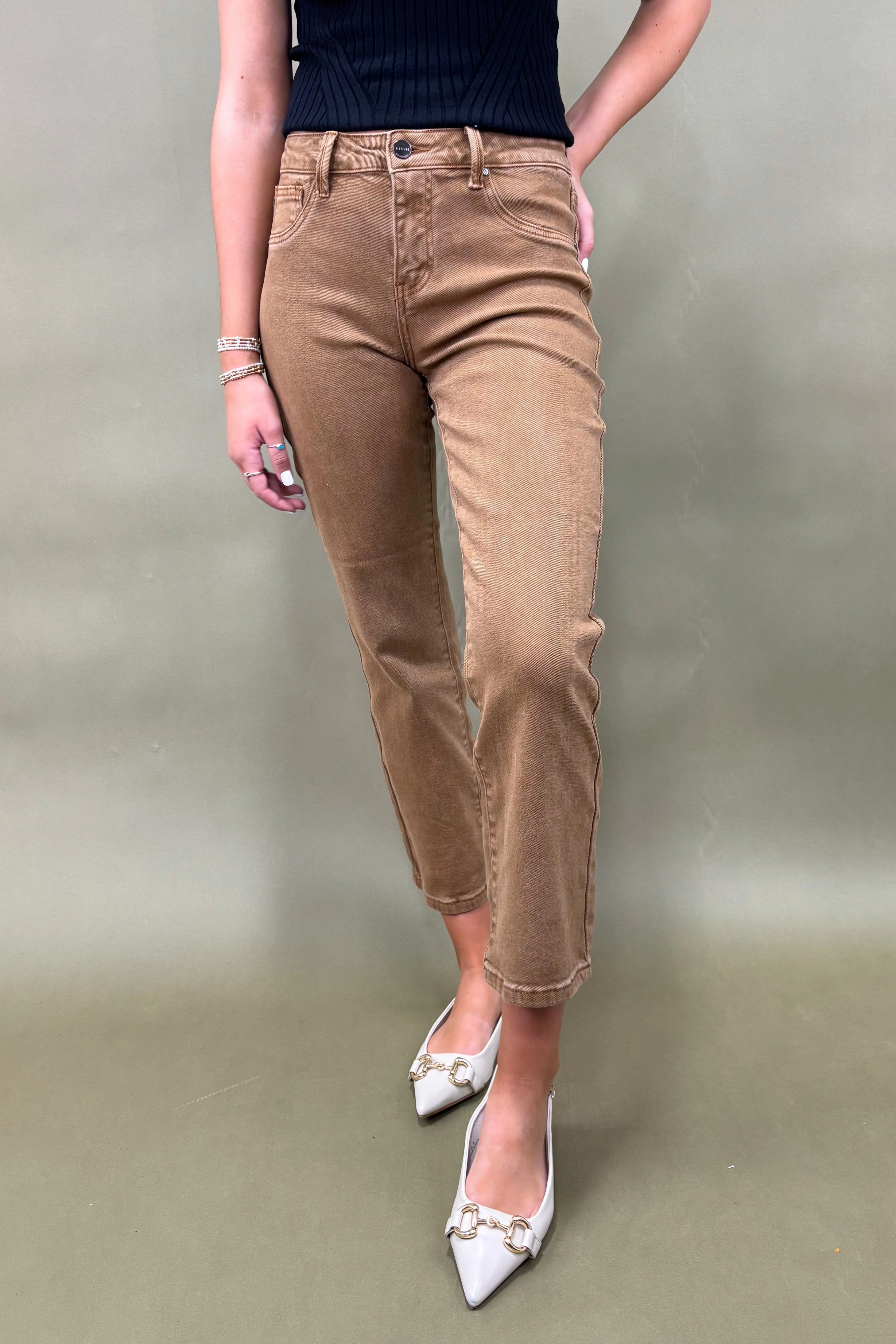 The Marlowe Crop Straight Jeans Breathable back panel