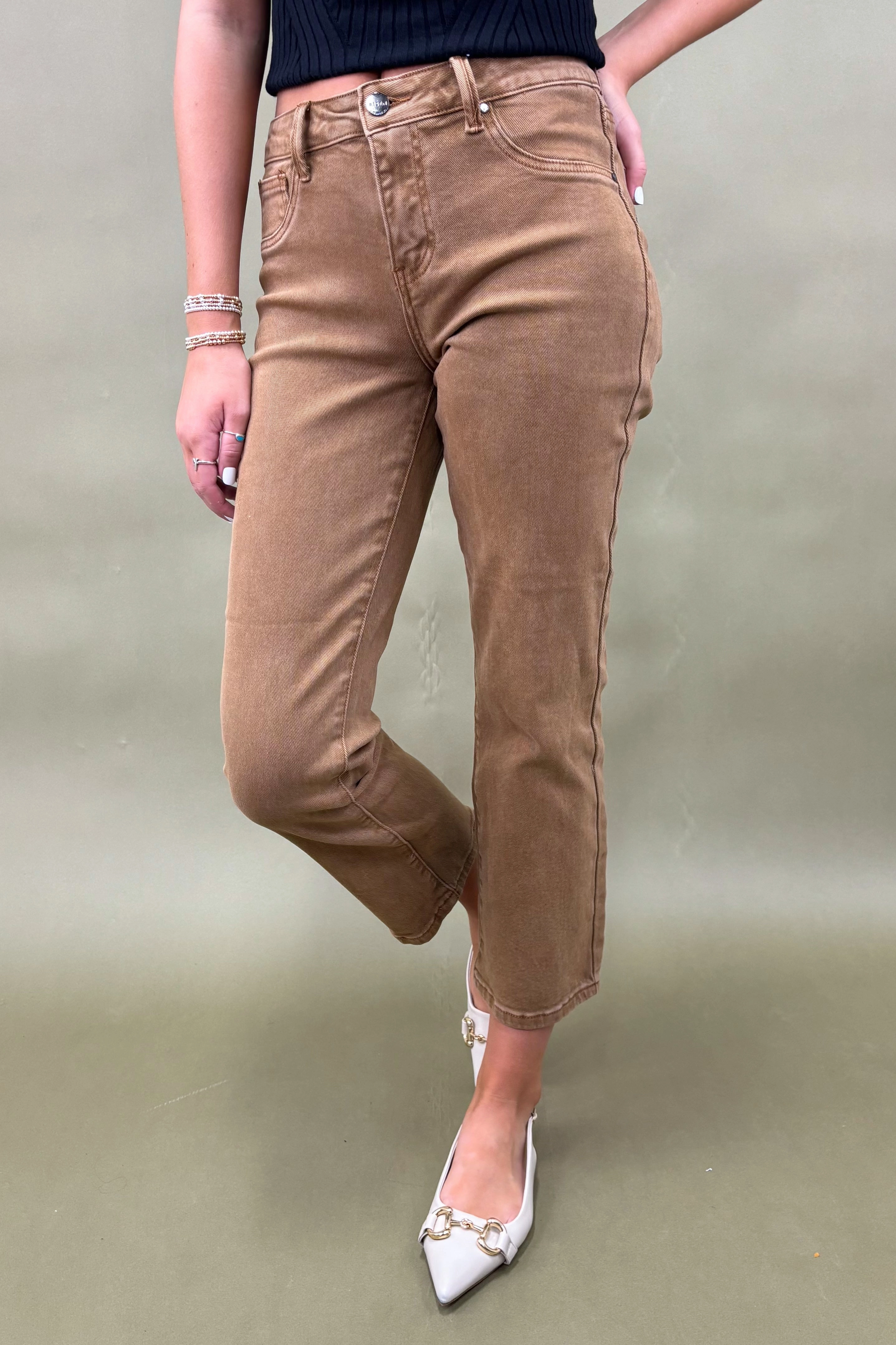 Secure Closures Quick Release Closure The Marlowe Crop Straight Jeans