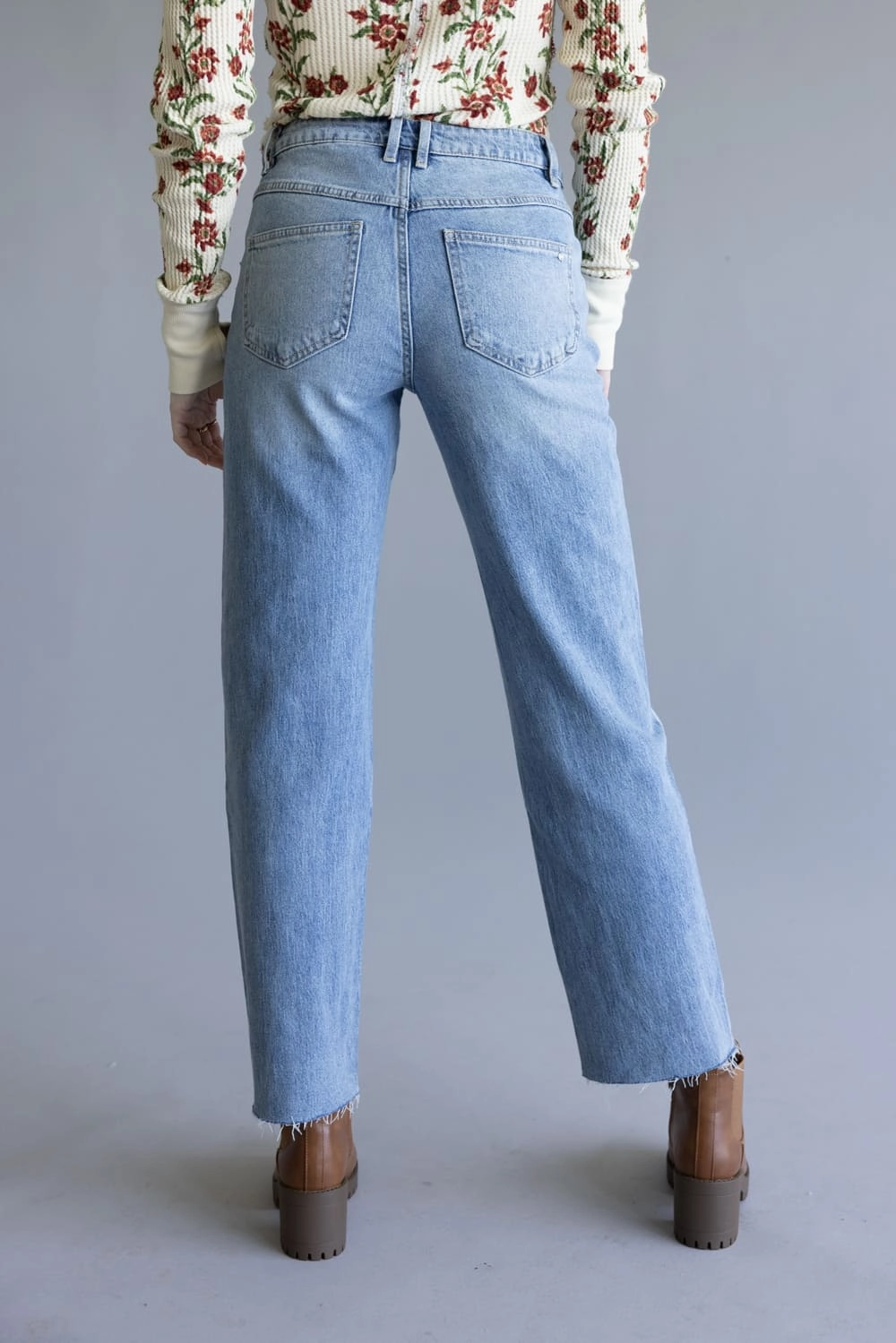 Street Fashion Casual Winter Warmth Mica Mid-Rise Medium Wash Clean Straight Leg Jeans for Women | MDP-T3574M