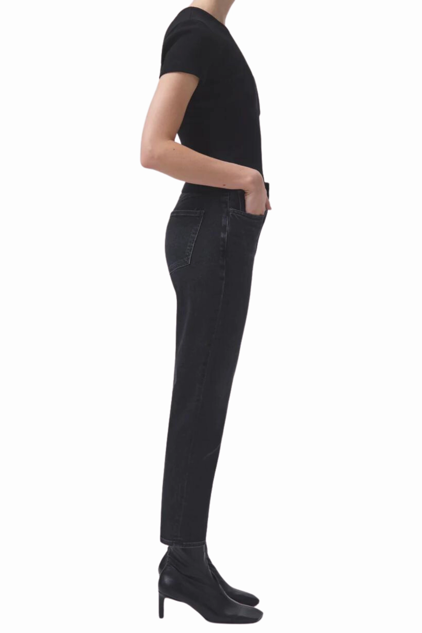 Riley HR Crop Straight in Panoramic Hypoallergenic Material Composition Comfy Tailoring
