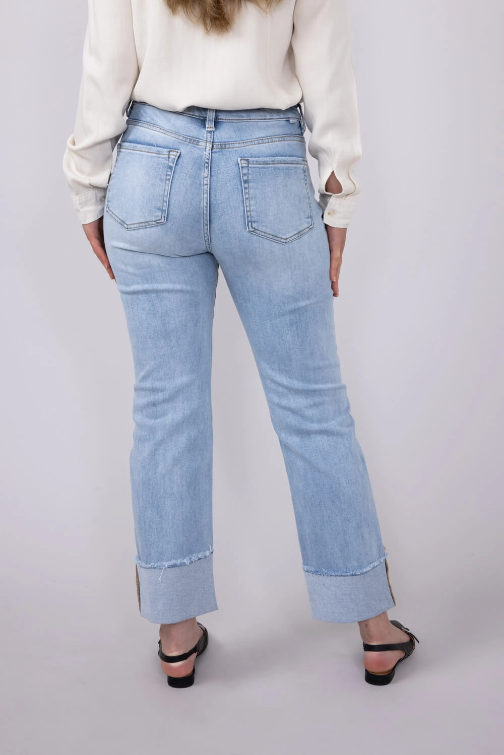 Family Style Elegant Multi Pocket Utility Risen High Rise Cuffed Straight Relaxed Jeans for Women | RDP5379CH-LT