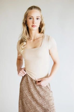 Fashion-Forward Fit Basic Piece Seamless Double Layer Knit T-Shirt for Women in Light Taupe | 19211-LTTAUPE