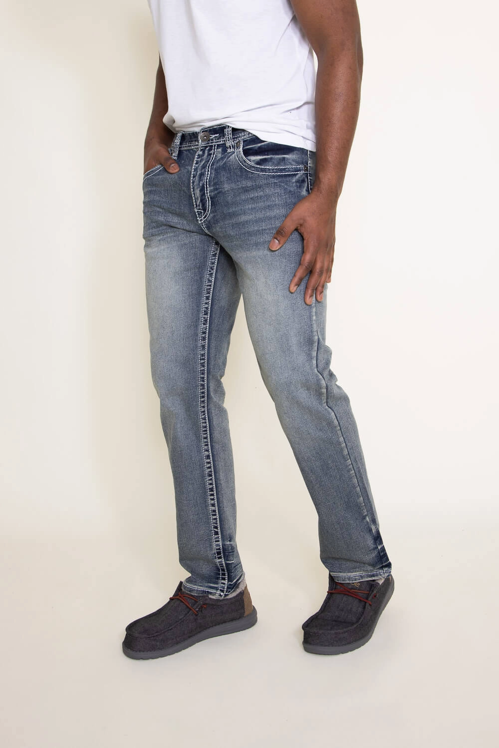 Relaxed Feel Relaxed Look True Luck Kyle Straight Jeans for Men | TL21010407