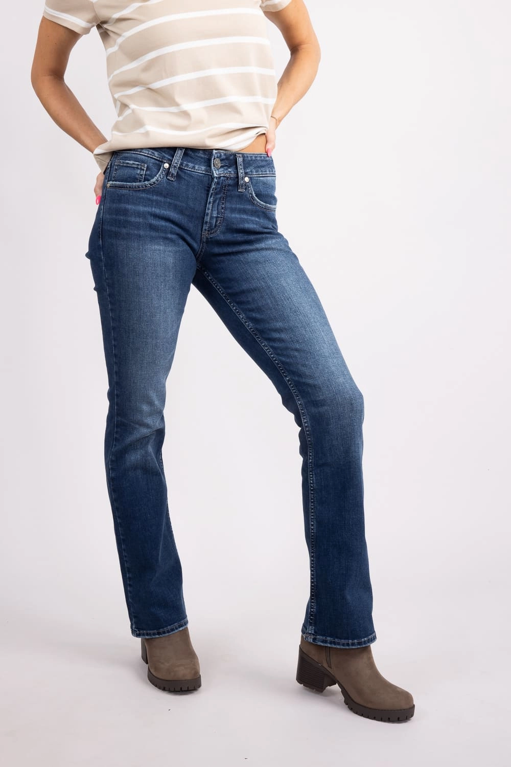 Casual Friday Durable Athlete Fit All Size Fit Silver Jeans Suki Mid Rise Slim Bootcut Jeans For Women | L93616SDK424