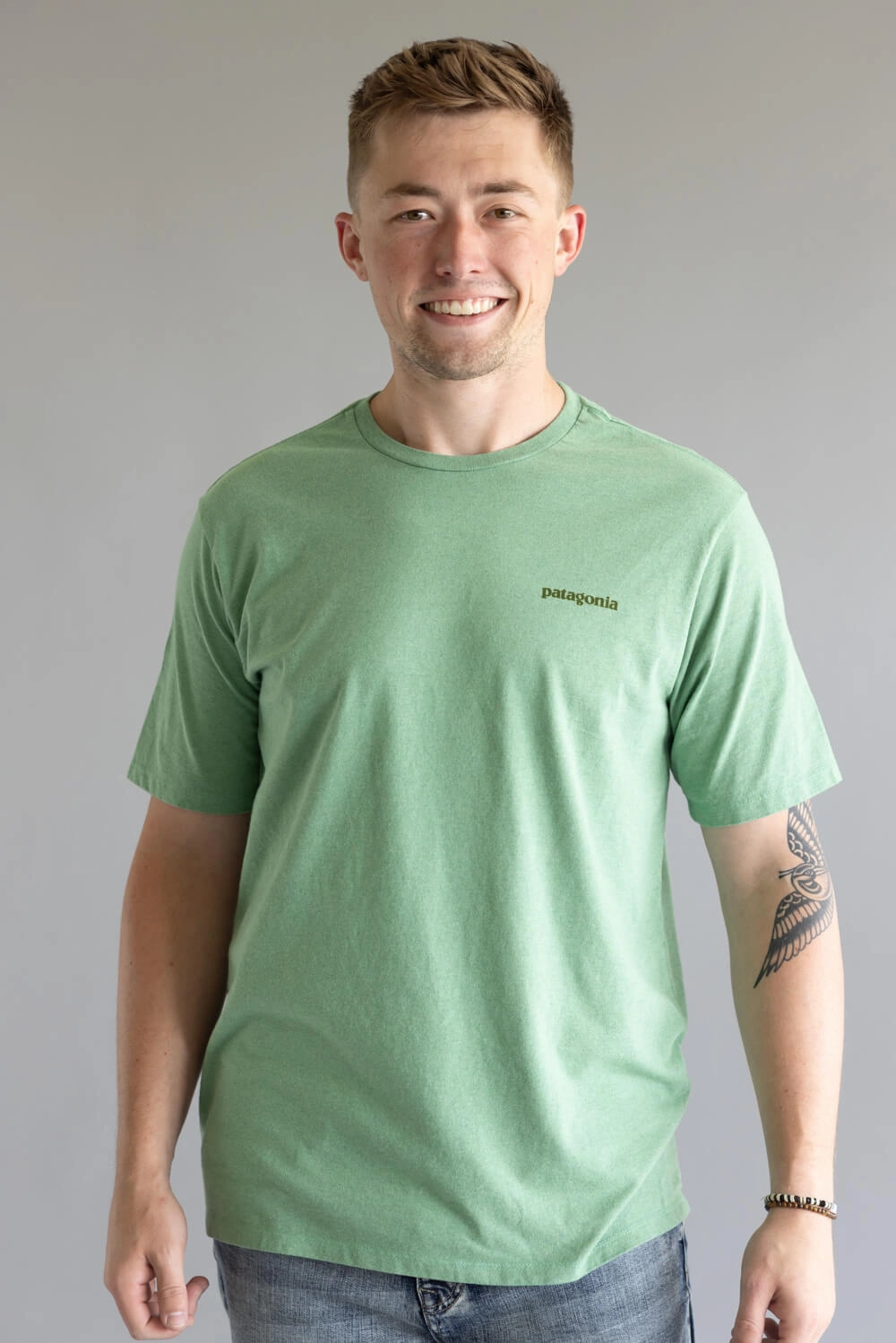 All-Purpose Wear Everyday Trend Patagonia Men??s Fitz Roy Icon Responsibili-Tee T-Shirt in Rinsed Green | 37838-ELGR GREEN