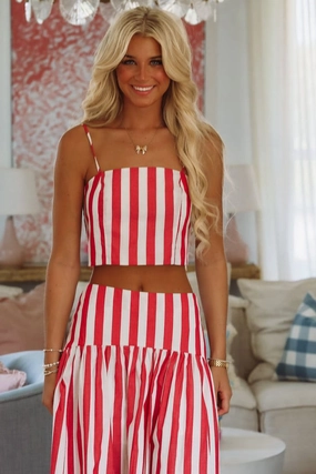 MultiPocket Design Stadium Stripes Crop Top - Red and White