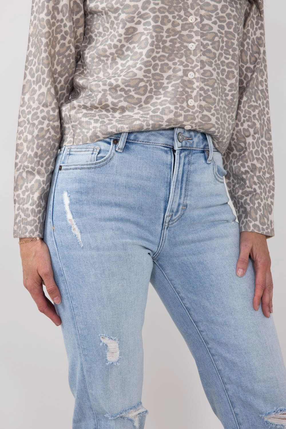 Hidden High Rise Tracey Straight Leg Jeans for Women | HD1519ST-LT Classic Wear Party Look