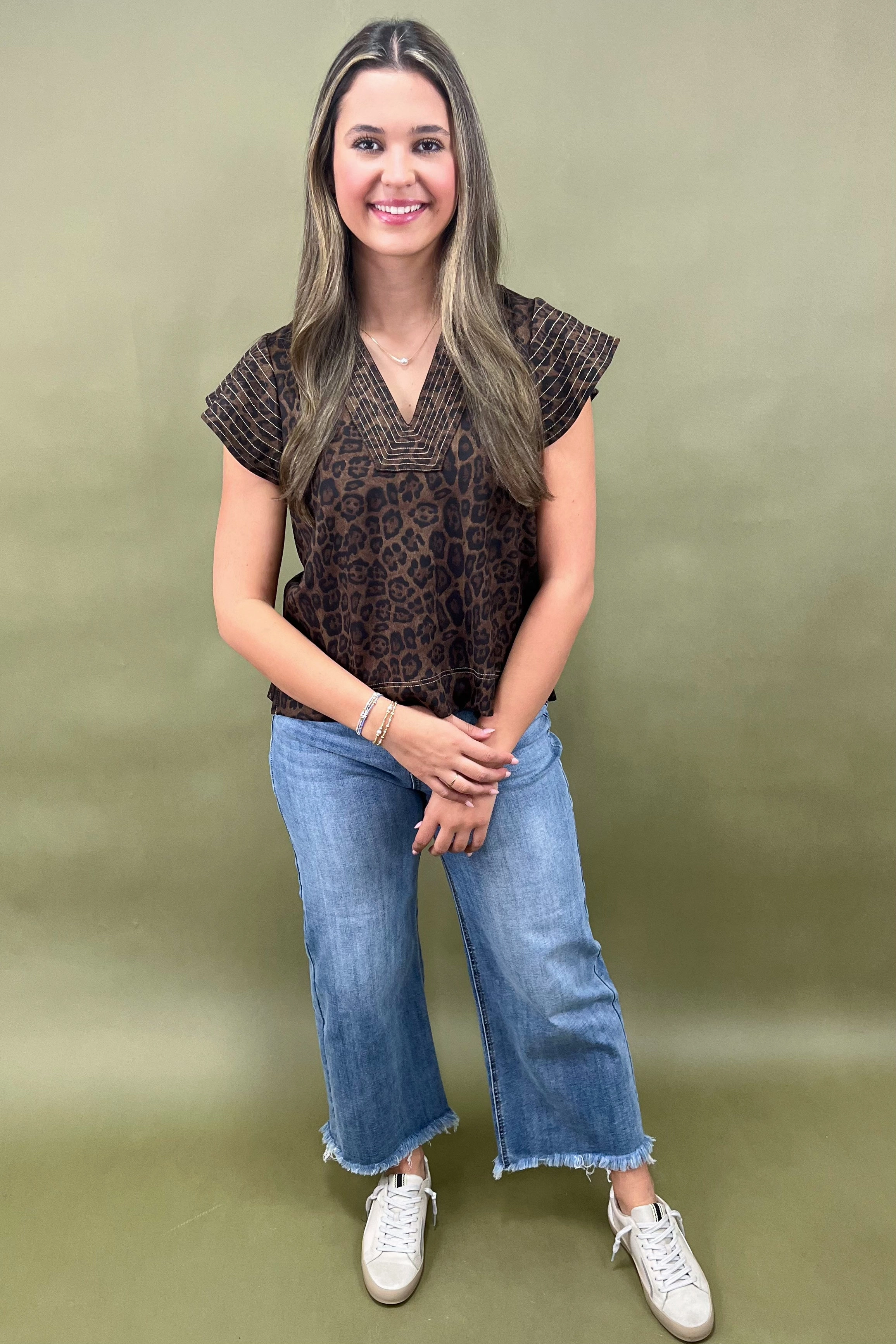 Multi Pocket Configuration Reflective Accent Trim Stitch in Time Essential Top * More Colors