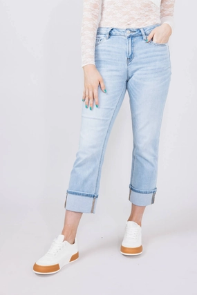 Heavy Duty Zipper Mechanism Classic Fit Design Mica Mid Rise Cuffed Straight Jeans for Women | MDP-T3384
