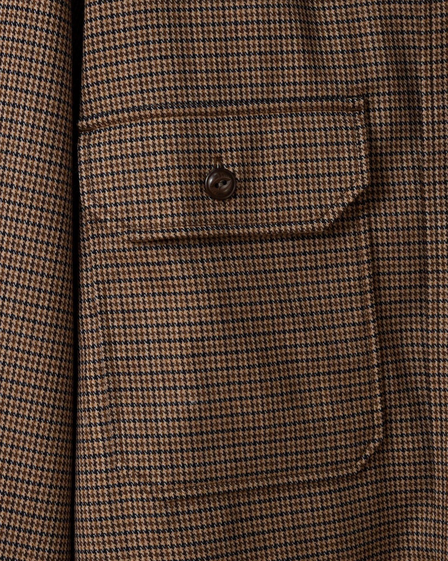 Anti Pilling Treatment Superfine Wool MacArthur Shirt in Brown/Black Houndstooth