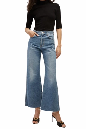 Party Look Modern Minimalist Taylor Crop in Wanderer