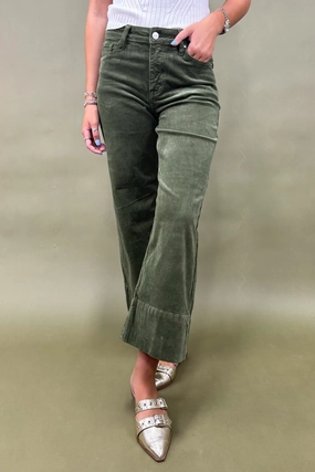 The Eve Corduroy Pants Anti Pilling Treatment