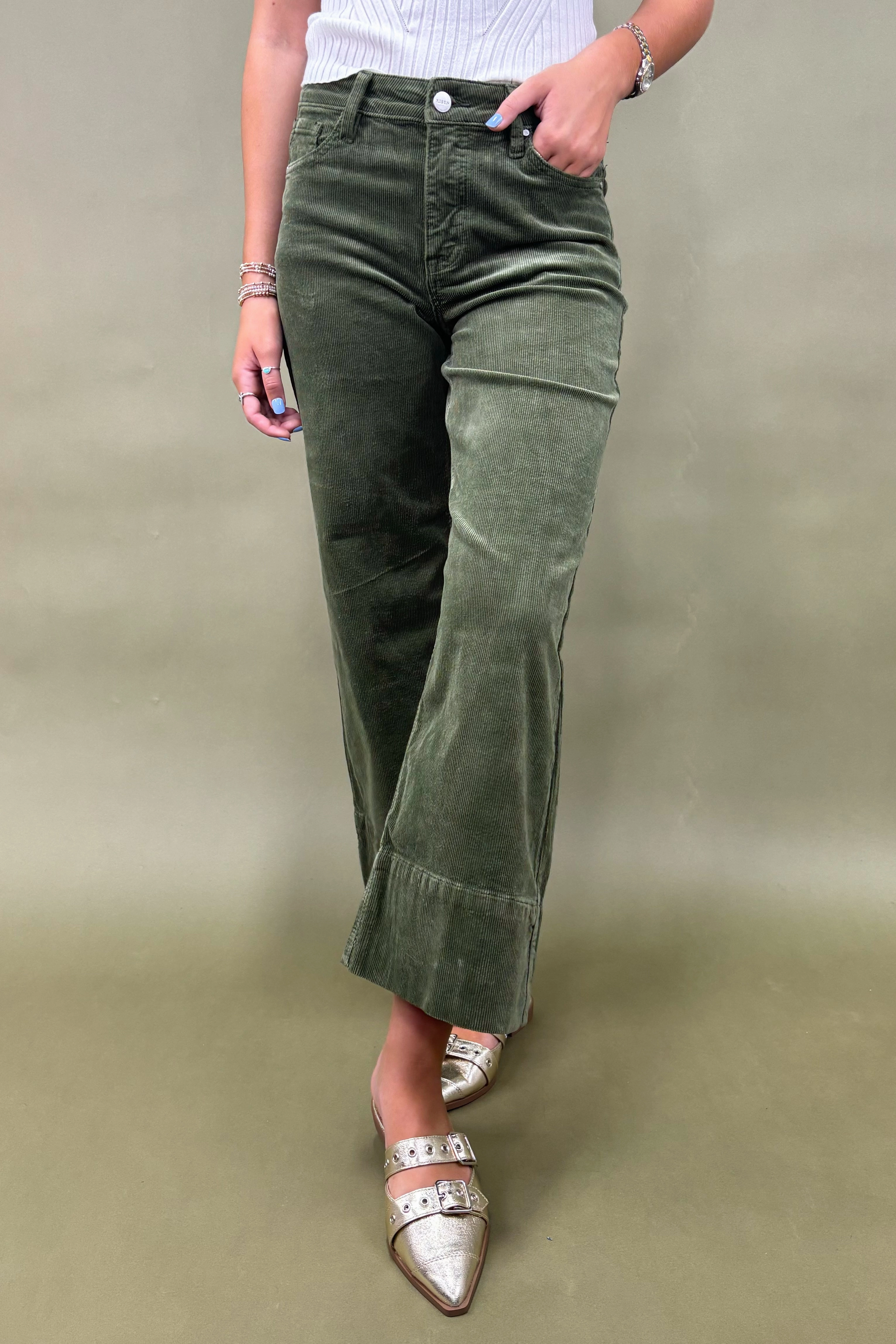 The Eve Corduroy Pants Anti Pilling Treatment