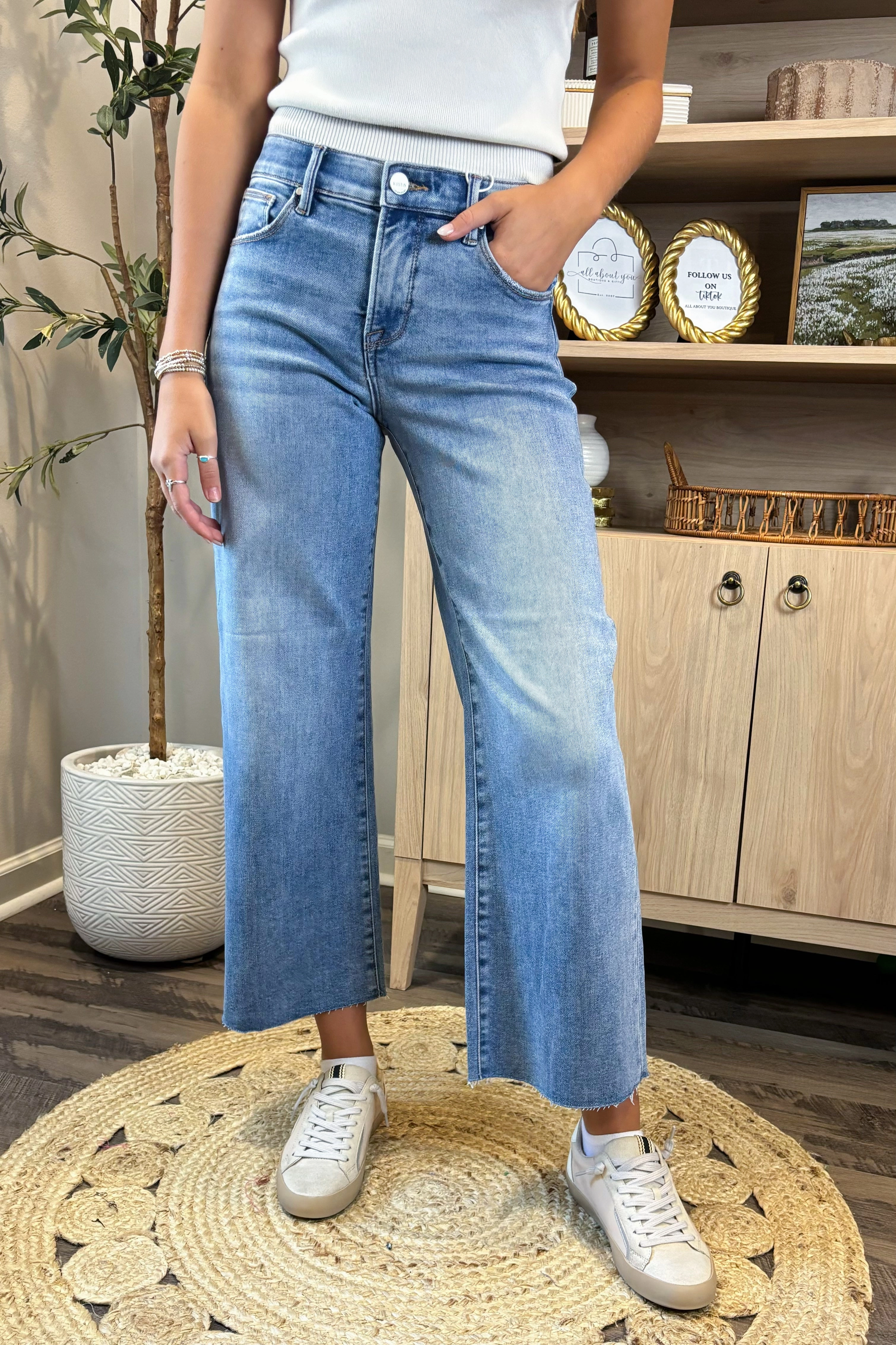 Adaptable Fit The Jamie Mid Rise Crop Jeans