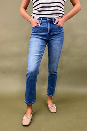 Sporty Comfort Fit Secure Closures The Logan Slim Straight Jeans