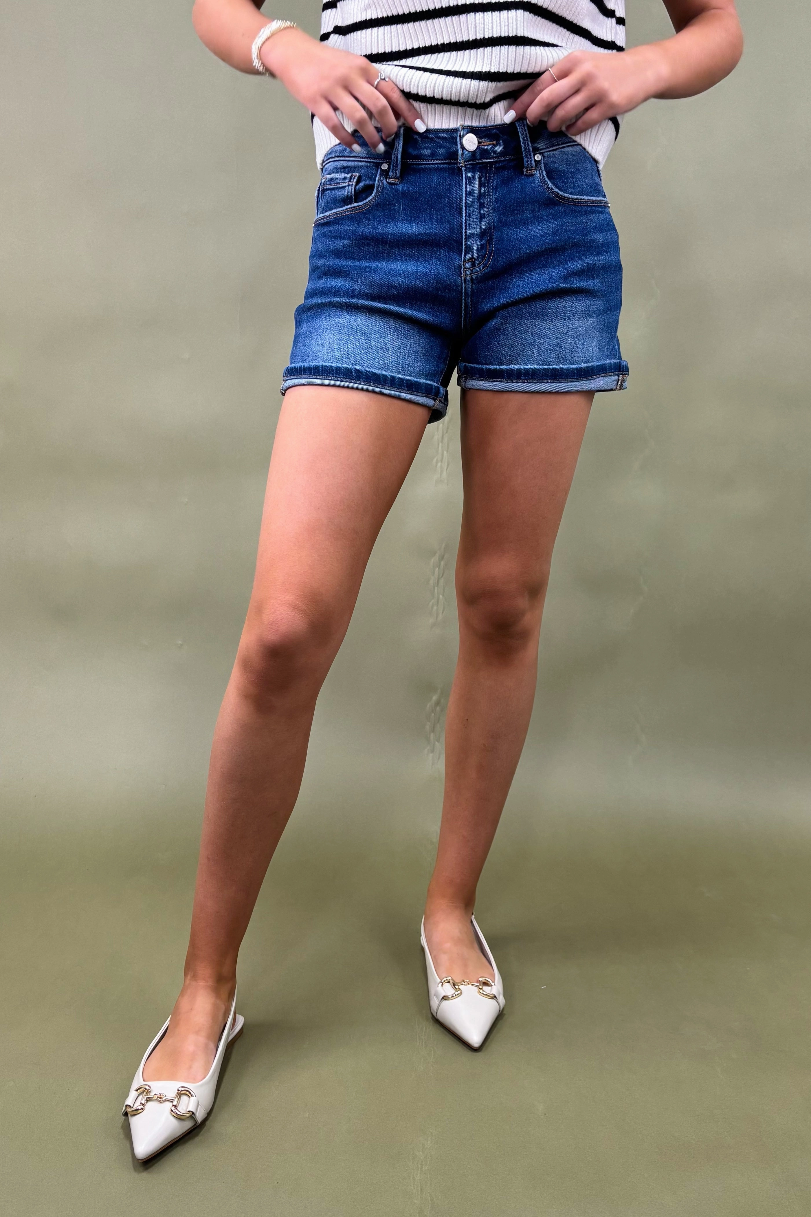 Anti Static Fabric Freedom Move The Summer Mid-Rise Shorts