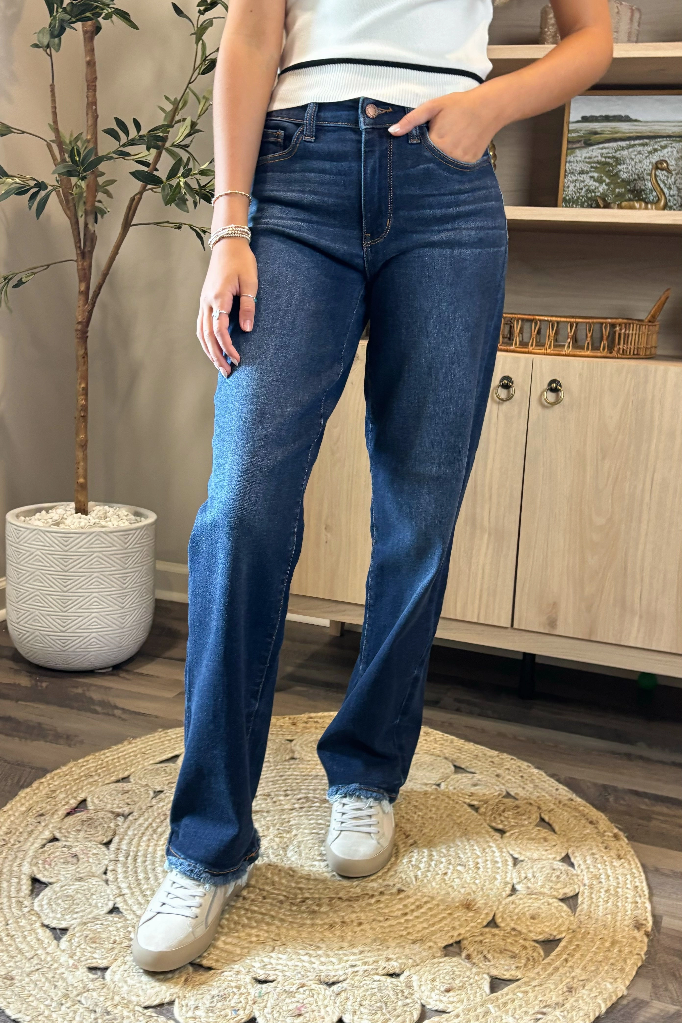 Workout-ready Flattering Comfort Wear The Valentina Straight Leg Jeans