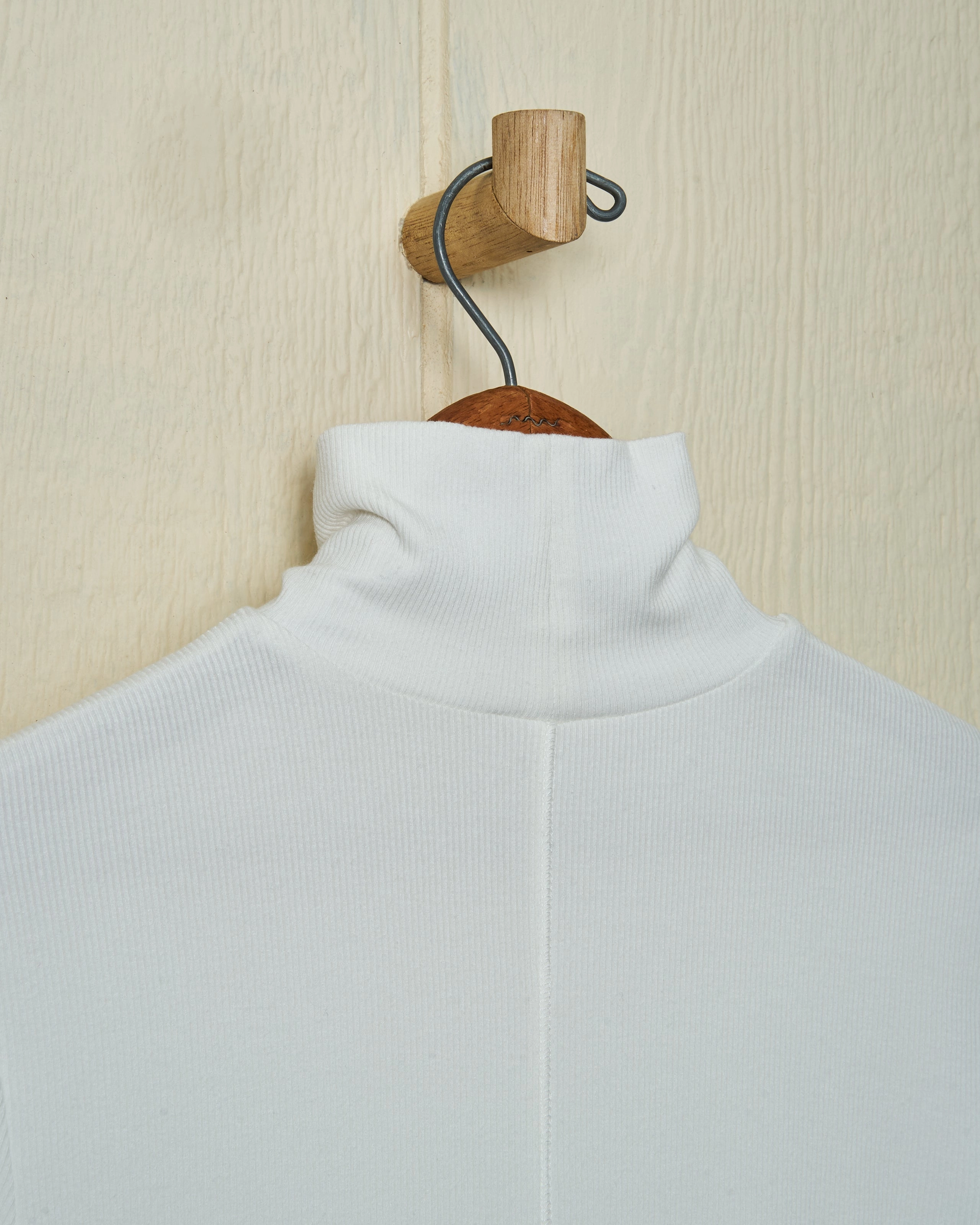 ChafeFreeEdging Chelsea Ribbed Knit Top in Off White